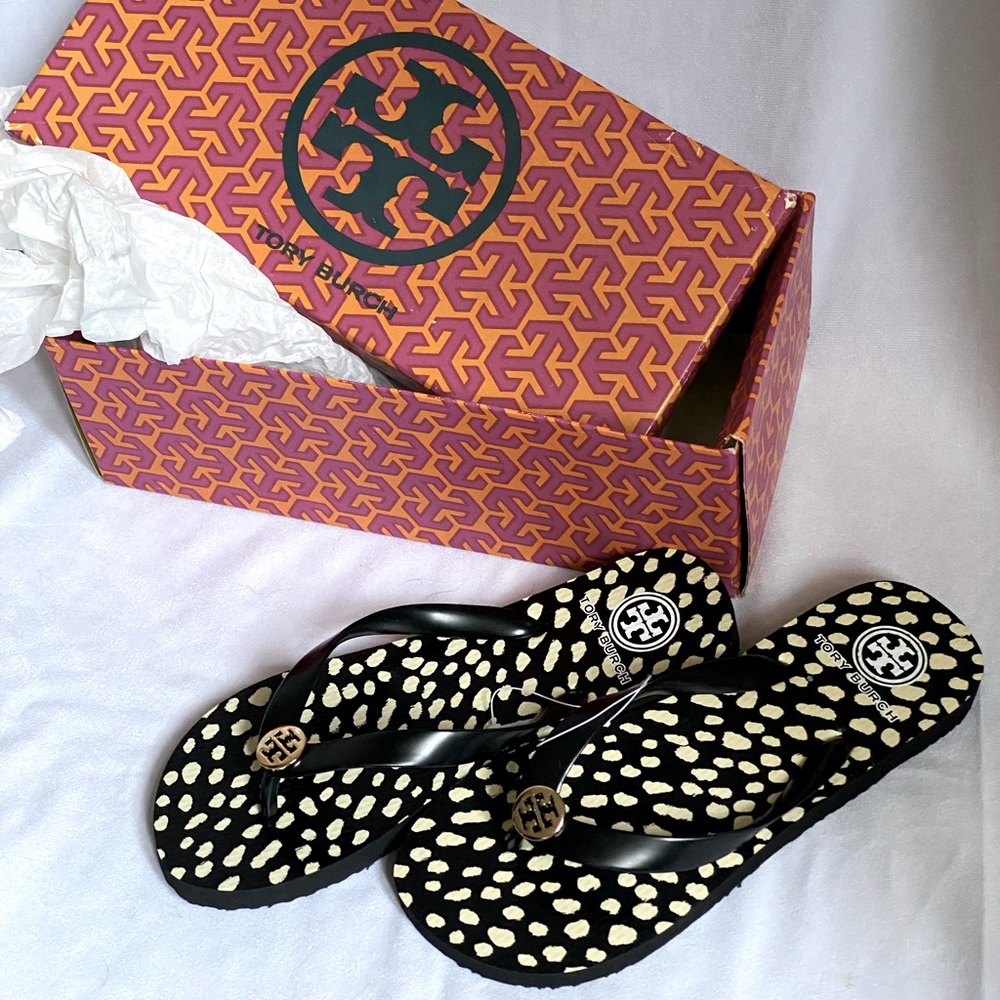 Tory Burch NEW w Box Flip Flops